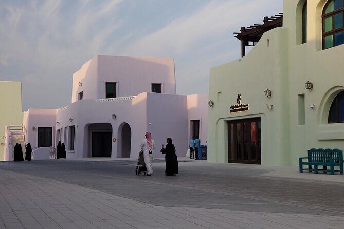 Doha-Private Shopping Tour - How guides like Yasir and Ajmal keep the shopping day moving
