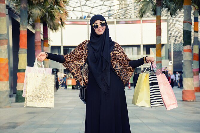 Souq Waqif Through the Eyes of Locals | Walking Tour | Doha City - Central Courtyard street food: snack planning without the stress